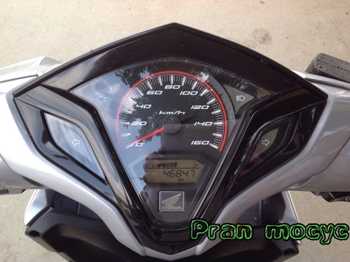 ขายHonda click สีขาวเทา ปี2556 ขายHonda click สีขาวเทา ปี2556