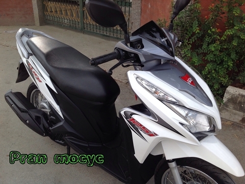 ขายHonda click สีขาวเทา ปี2556 ขายHonda click สีขาวเทา ปี2556