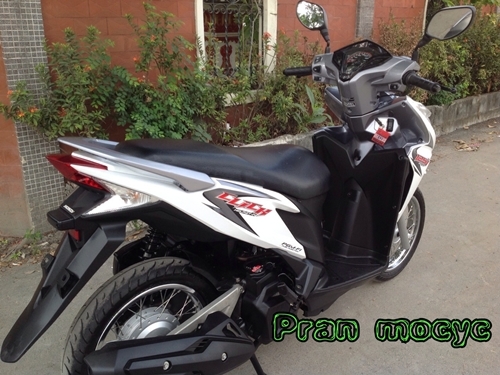 ขายHonda click สีขาวเทา ปี2556 ขายHonda click สีขาวเทา ปี2556