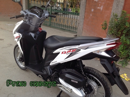 ขายHonda click สีขาวเทา ปี2556 ขายHonda click สีขาวเทา ปี2556