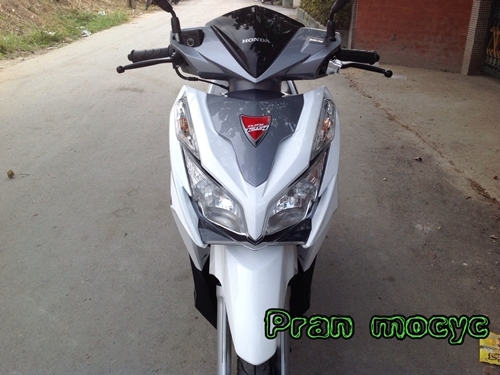 ขายHonda click สีขาวเทา ปี2556 ขายHonda click สีขาวเทา ปี2556