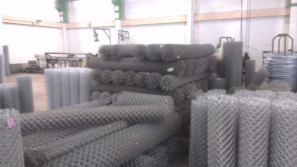 Sell> ขายตาข่ายเหล็ก เป็นของใหม่ ของค้างสต๊อกครับ ตาใหญ่ถี่ 2" นิ้ว กxย 2.4x10 เมตร นครปฐมครับ