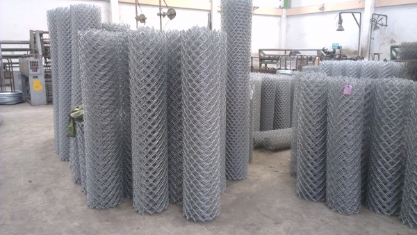 Sell> ขายตาข่ายเหล็ก เป็นของใหม่ ของค้างสต๊อกครับ ตาใหญ่ถี่ 2" นิ้ว กxย 2.4x10 เมตร นครปฐมครับ