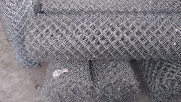 Sell> ขายตาข่ายเหล็ก เป็นของใหม่ ของค้างสต๊อกครับ ตาใหญ่ถี่ 2" นิ้ว กxย 2.4x10 เมตร นครปฐมครับ