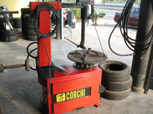 ขายเครื่องถอดยางคอร์กี้ ขายเครื่องถอดยางคอร์กี้