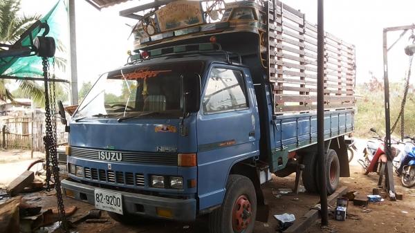***ขายแล้วครับขอบคุณ Truck2hand ขาย6ล้อ115ประกอบเครื่่อง+ช่วงล่างใหญ่ๆ ISUZU NPR59L วางเครื่อง6BD1 165แรงแน่นๆแรงอึด แห้งไม่มีเยิ้ม เกียร์ใหญ่ ช่วงล่างFหน้า-หลัง คัสซีสวยไม่ปะไม่ดาม กระบะพื้นไม้คอกไม้สูงสภาพสวยๆไม่มีหัก ยาง8.25ดี6เส้น หัวเก๋งบางดีไม่ผุ เก ***ขายแล้วครับขอบคุณ Truck2hand ขาย6ล้อ115ประกอบเครื่่อง+ช่วงล่างใหญ่ๆ ISUZU NPR59L วางเครื่อง6BD1 165แรงแน่นๆแรงอึด แห้งไม่มีเยิ้ม เกียร์ใหญ่ ช่วงล่างFหน้า-หลัง คัสซีสวยไม่ปะไม่ดาม กระบะพื้นไม้คอกไม้สูงสภาพสวยๆไม่มีหัก ยาง8.25ดี6เส้น หัวเก๋งบางดีไม่ผุ เก