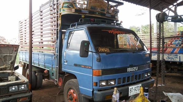 ***ขายแล้วครับขอบคุณ Truck2hand ขาย6ล้อ115ประกอบเครื่่อง+ช่วงล่างใหญ่ๆ ISUZU NPR59L วางเครื่อง6BD1 165แรงแน่นๆแรงอึด แห้งไม่มีเยิ้ม เกียร์ใหญ่ ช่วงล่างFหน้า-หลัง คัสซีสวยไม่ปะไม่ดาม กระบะพื้นไม้คอกไม้สูงสภาพสวยๆไม่มีหัก ยาง8.25ดี6เส้น หัวเก๋งบางดีไม่ผุ เก ***ขายแล้วครับขอบคุณ Truck2hand ขาย6ล้อ115ประกอบเครื่่อง+ช่วงล่างใหญ่ๆ ISUZU NPR59L วางเครื่อง6BD1 165แรงแน่นๆแรงอึด แห้งไม่มีเยิ้ม เกียร์ใหญ่ ช่วงล่างFหน้า-หลัง คัสซีสวยไม่ปะไม่ดาม กระบะพื้นไม้คอกไม้สูงสภาพสวยๆไม่มีหัก ยาง8.25ดี6เส้น หัวเก๋งบางดีไม่ผุ เก