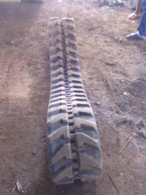 เเทรคยาง 300*52.5*40 เเทรคยาง 300*52.5*40