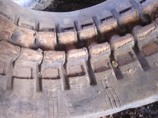 เเทรคยาง 300*52.5*40