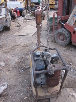 ขาย- เครื่องตบดิน พื้นเรียบ WACKER เครื่องยนต์ดีเซล ตบอัด สั่นสะเทือน ได้ 2-3 ตัน มือสองเก่าญี่ปุ่น