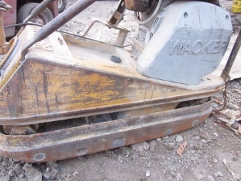 ขาย- เครื่องตบดิน พื้นเรียบ WACKER เครื่องยนต์ดีเซล ตบอัด สั่นสะเทือน ได้ 2-3 ตัน มือสองเก่าญี่ปุ่น