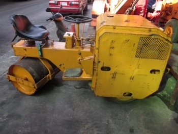 ขาย- รถบด นั่งขับ KOMATSU ล้อเหล็ก หน้า หลัง แบบสั่นสะเทือน เครื่องยนต์ เบนซิน 1 สูบ