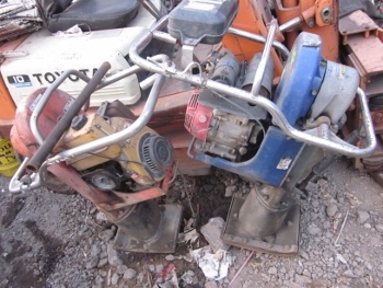 ขาย- เครื่องตบดิน แบบจิ้งโจ้ ตบกระโดด HONDA เครื่องยนต์เบนซิน 4 จังหวะ สภาพพร้อมใช้งาน