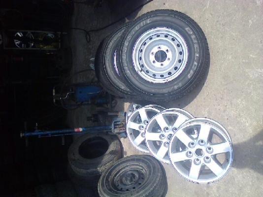 ล้อกระทะ16อีซุซุตัวใหม่พร้อมยางบิดโตน24570R16ป้ายแดงปี13