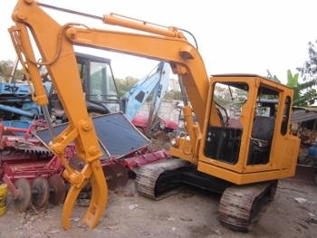 ขายรถแบคโฮ พร้อมหัวคีบไม้ MITSUBISHI MS062 (PC 60) เครื่อง 4 สูบ ราคา 245,000 บาท