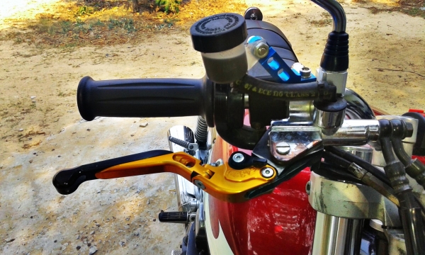 ขายด่วนๆ XJR400 ราคาสุดท้ายแล้ว 55000 วันนี้ผมพึ่งซื้อแบตลูกใหม่มาใส่ให้