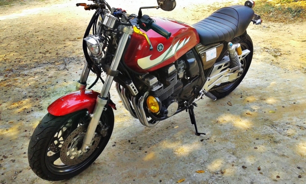 ขายด่วนๆ XJR400 ราคาสุดท้ายแล้ว 55000 วันนี้ผมพึ่งซื้อแบตลูกใหม่มาใส่ให้