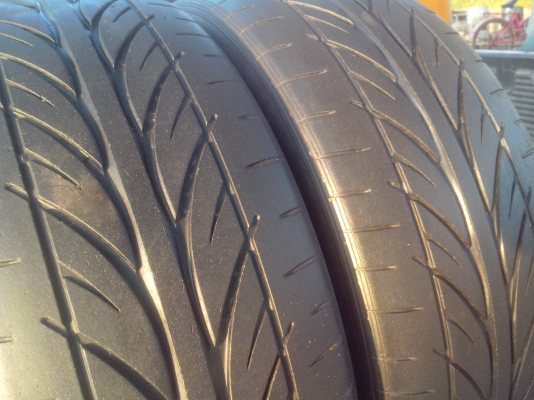 ขายยางขอบ17 215-55-17 09 ยางแฮนคอคสภาพดีดอกเยอะไม่บวม ไม่กินข้าง