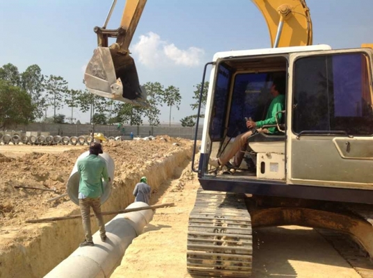 ขาย รถแบคโฮ KOMATSU PC100-5 ขาย รถแบคโฮ KOMATSU PC100-5