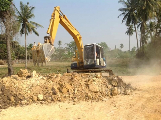 ขาย รถแบคโฮ KOMATSU PC100-5 ขาย รถแบคโฮ KOMATSU PC100-5