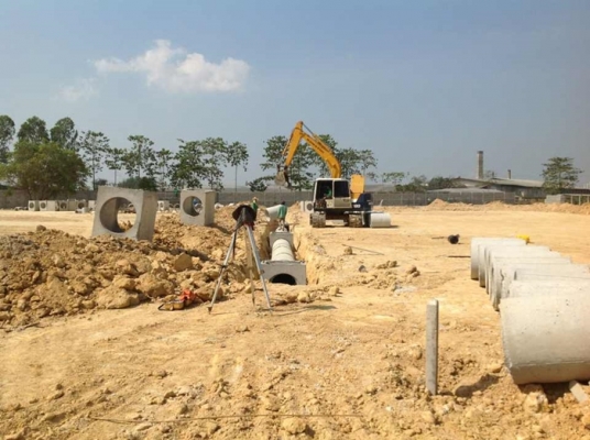 ขาย รถแบคโฮ KOMATSU PC100-5 ขาย รถแบคโฮ KOMATSU PC100-5