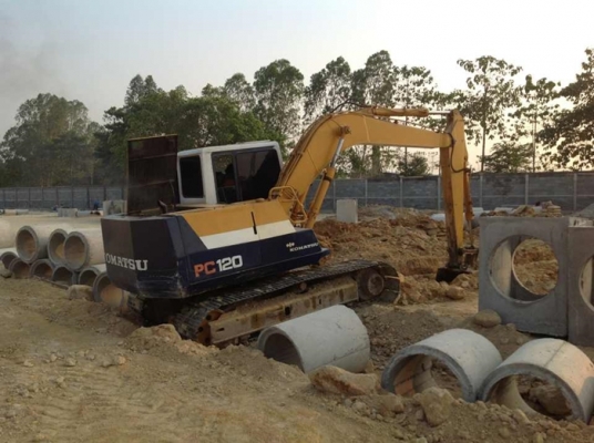 ขาย รถแบคโฮ KOMATSU PC100-5 ขาย รถแบคโฮ KOMATSU PC100-5