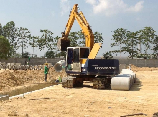 ขาย รถแบคโฮ KOMATSU PC100-5 ขาย รถแบคโฮ KOMATSU PC100-5
