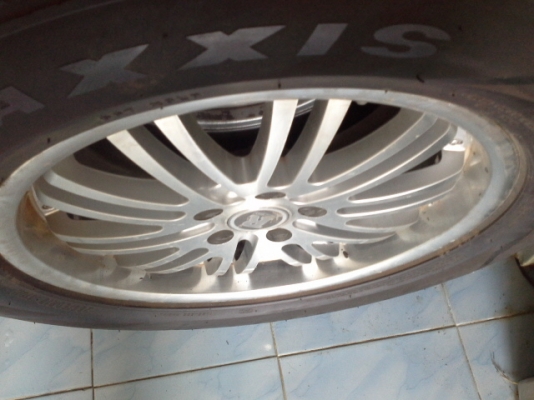 ขายล้อ 18 5รู114 ยางสวย     maxxis หน้าตื้น หลังลึก