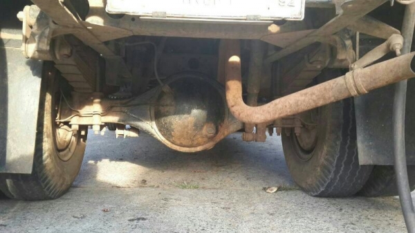 รถอีซูซุ 6 ล้อดั้ม 130 แรงม้า ปี 49.  สนใจติดต่อ 081 - 6079515