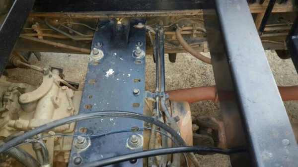 รถอีซูซุ 6 ล้อดั้ม 130 แรงม้า ปี 49.  สนใจติดต่อ 081 - 6079515