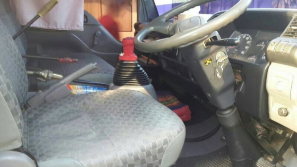 รถอีซูซุ 6 ล้อดั้ม 130 แรงม้า ปี 49.  สนใจติดต่อ 081 - 6079515