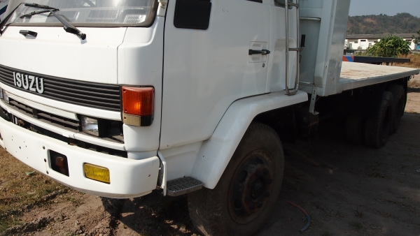 พื้นเรียบ Isuzu Rocky 175 แรง