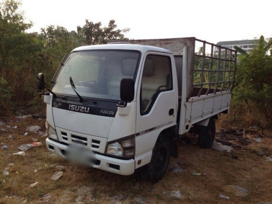 รถอีซูซุ 4 ล้อ รั้ว 100 แรงม้า. ปี 49.  สนใจติดต่อ 081 - 6079515