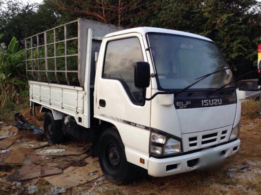 รถอีซูซุ 4 ล้อ รั้ว 100 แรงม้า. ปี 49.  สนใจติดต่อ 081 - 6079515