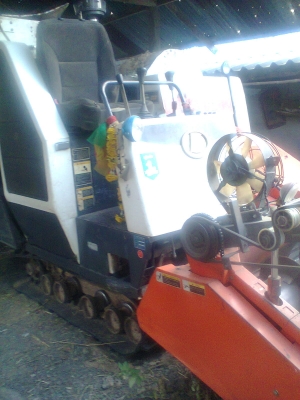 ขายรถเกี่ยว คูโบต้า DC 60 กระสอบ สภาพสวย สนจัยติดต่อ 086-2465-934