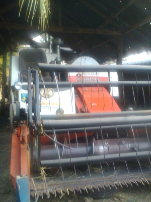 ขายรถเกี่ยว คูโบต้า DC 60 กระสอบ สภาพสวย สนจัยติดต่อ 086-2465-934