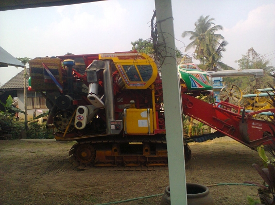 ขายรถเกี่ยว ไวไฟจอมพลัง รถเกี่ยวประมาน2500ไร่ มีเล่มจัดไฟแนนได้ครับ ซื้อมา 2050000