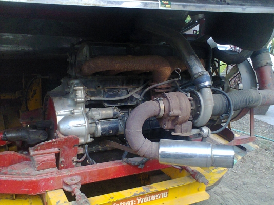 ขายรถเกี่ยว ไวไฟจอมพลัง รถเกี่ยวประมาน2500ไร่ มีเล่มจัดไฟแนนได้ครับ ซื้อมา 2050000