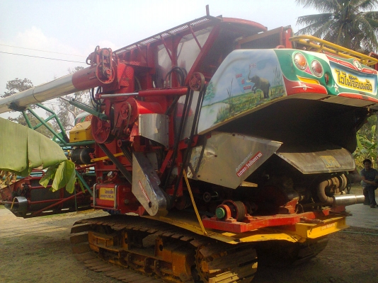 ขายรถเกี่ยว ไวไฟจอมพลัง รถเกี่ยวประมาน2500ไร่ มีเล่มจัดไฟแนนได้ครับ ซื้อมา 2050000