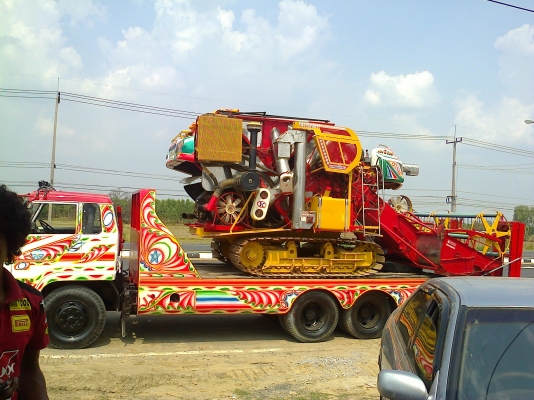 ขายรถเกี่ยว ไวไฟจอมพลัง รถเกี่ยวประมาน2500ไร่ มีเล่มจัดไฟแนนได้ครับ ซื้อมา 2050000