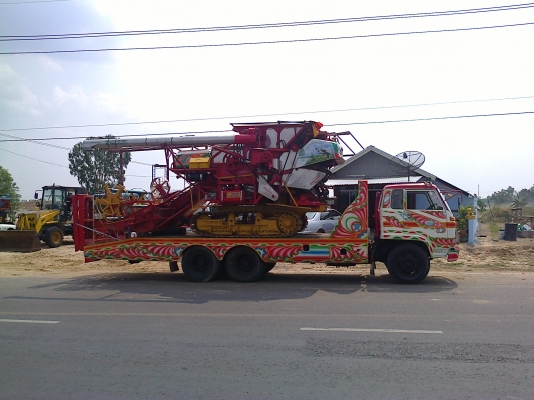 ขายรถเกี่ยว ไวไฟจอมพลัง รถเกี่ยวประมาน2500ไร่ มีเล่มจัดไฟแนนได้ครับ ซื้อมา 2050000