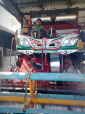 ขายรถเกี่ยว ไวไฟจอมพลัง รถเกี่ยวประมาน2500ไร่ มีเล่มจัดไฟแนนได้ครับ ซื้อมา 2050000