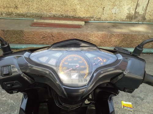 Click i ปี 53 สีดำ ขาว รถสวย ชุดสีสด ราคากันเอง ทดลองขับได้ทุกวัน ไม่ซื้อไม่ว่ากันจ้า