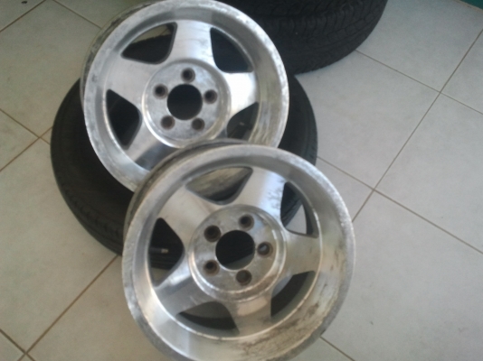 15x7 ET-20 5/114 คู่เดียวตามสภาพครับดูก่อนตัดสินใจครับ