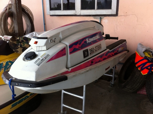 ขายเรือยืน kawasaki 550 cc.เครื่องหลีดเดิมๆ สภาพนางฟ้า..