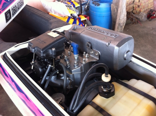 ขายเรือยืน kawasaki 550 cc.เครื่องหลีดเดิมๆ สภาพนางฟ้า..