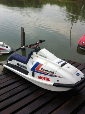 ขายเรือยืน kawasaki 550 cc.เครื่องหลีดเดิมๆ สภาพนางฟ้า..