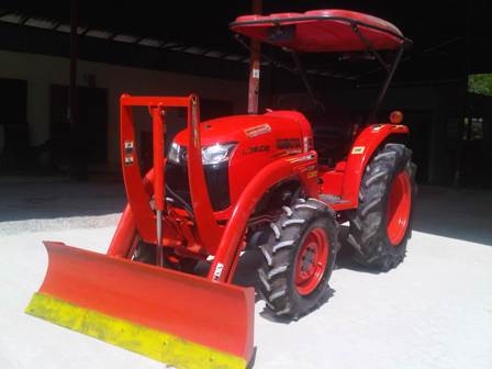 ขายรถไถ Kubota L 3608 (4WD) พร้อมดันหน้าคานบนตราช้าง