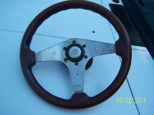 พวงมาลัยไม้พร้อมคอ13 นิ้ว