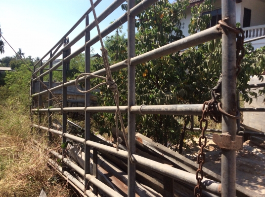 @@ขายคอกเหล็กแป๊ปใส่กะบะคาร์โก้ยาว 5ม. กว้าง2.10ม.สูง1.70ม.@@